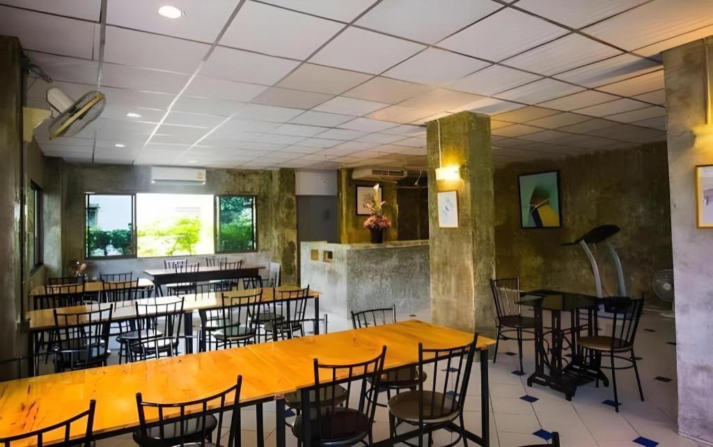 Central Place Hotel Rayong Dış mekan fotoğraf