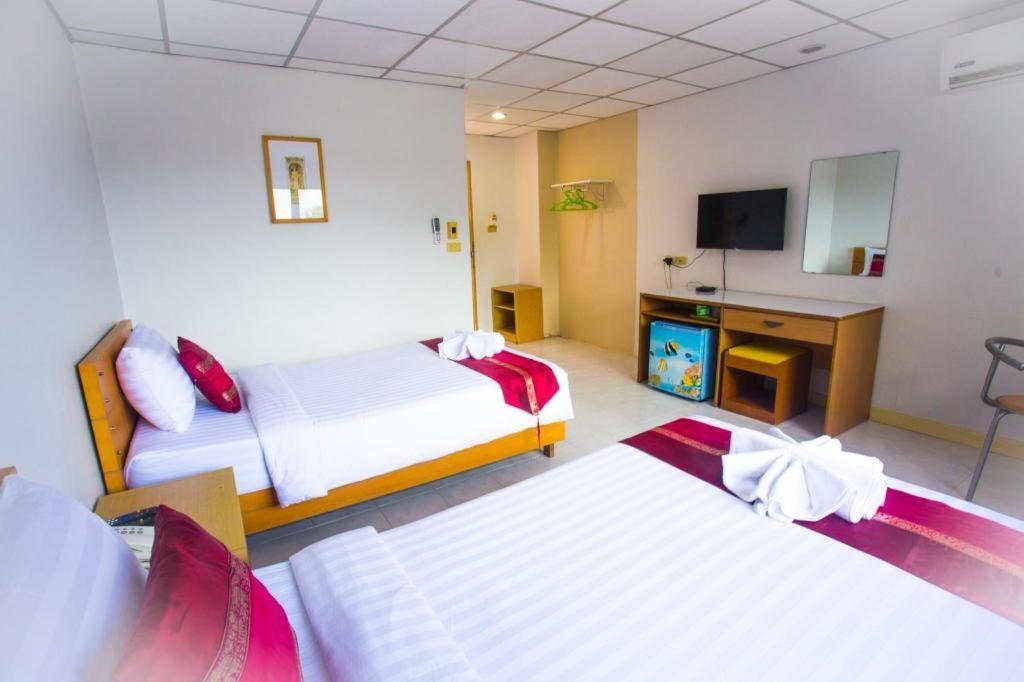 Central Place Hotel Rayong Dış mekan fotoğraf